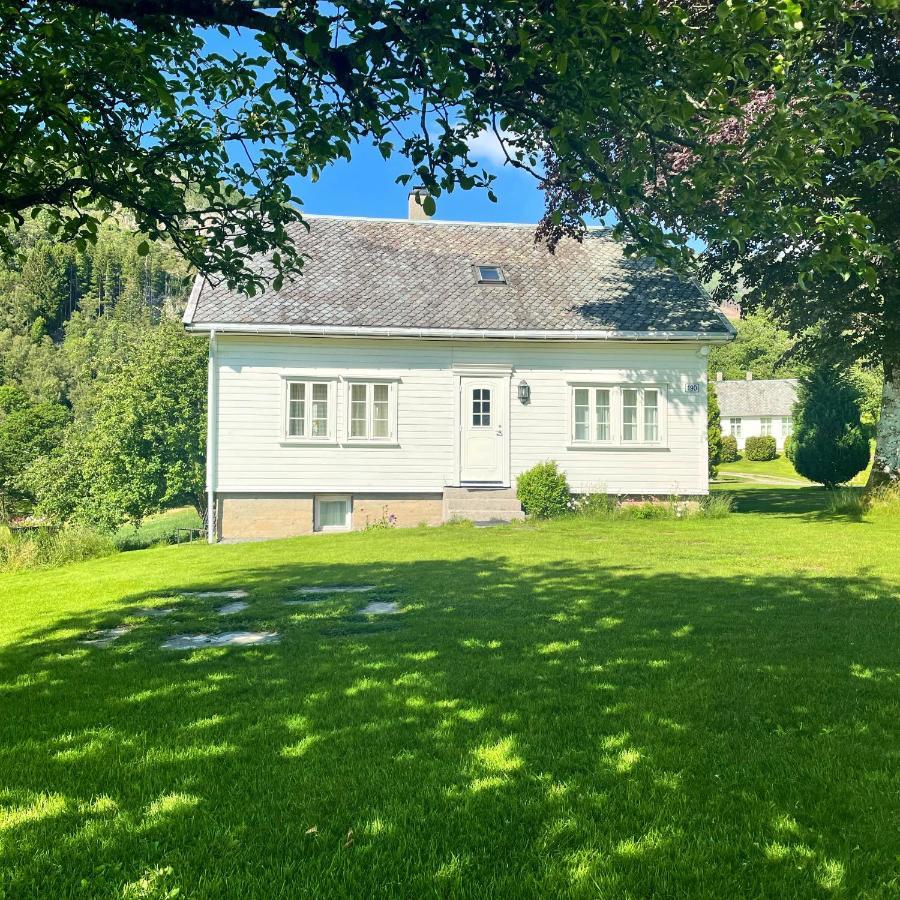 Hoiland Gard Gardshotellet Hjelmeland المظهر الخارجي الصورة