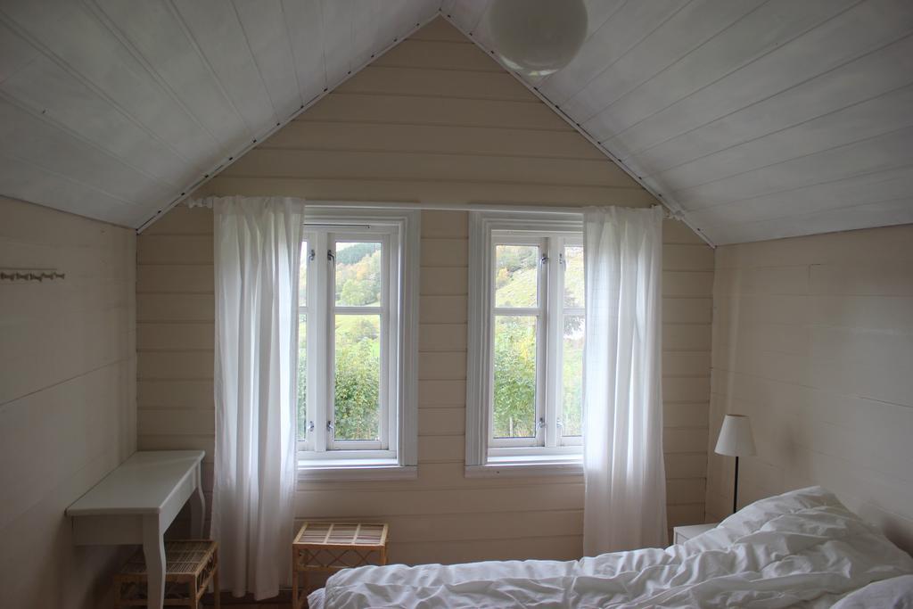 Hoiland Gard Gardshotellet Hjelmeland الغرفة الصورة