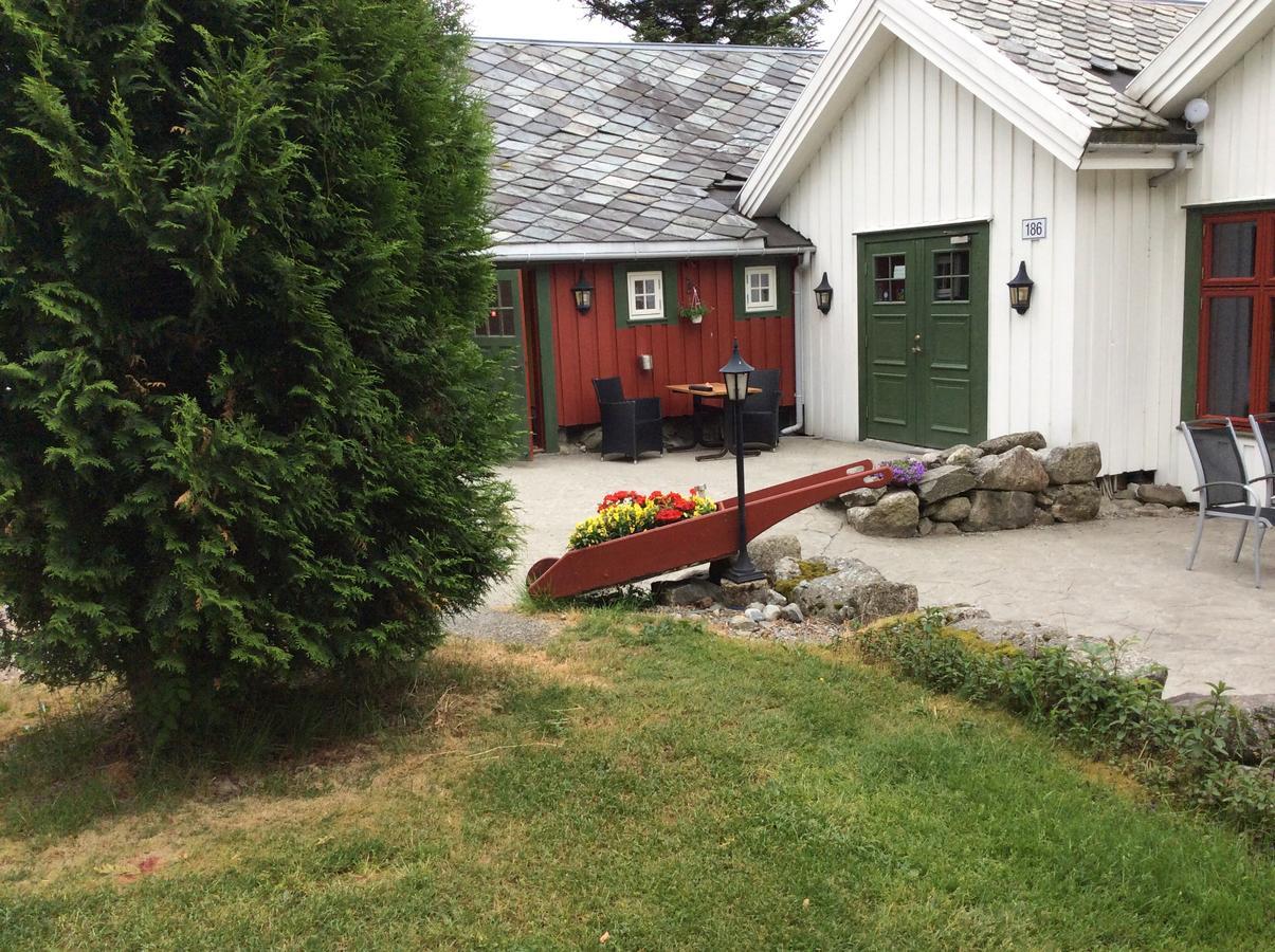 Hoiland Gard Gardshotellet Hjelmeland المظهر الخارجي الصورة